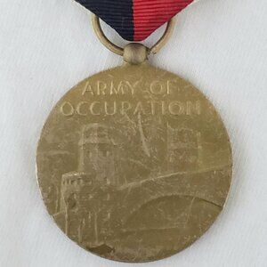 WORLD WAR II ARMY OF OCCUPATION JAPAN SERVICE MEDAL ORIGINAL